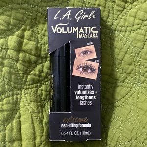 L.A. Girl volumatic mascara